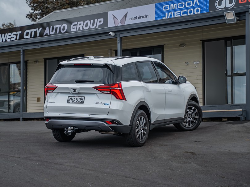 2026 Mahindra XUV700 2