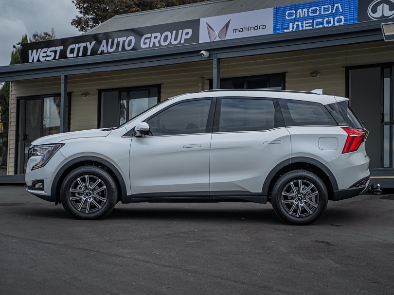 2026 Mahindra XUV700 5