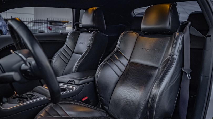 2015 Dodge Challenger 8