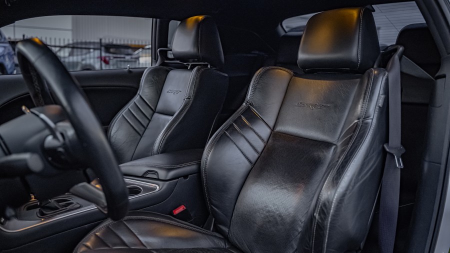 2015 Dodge Challenger 8
