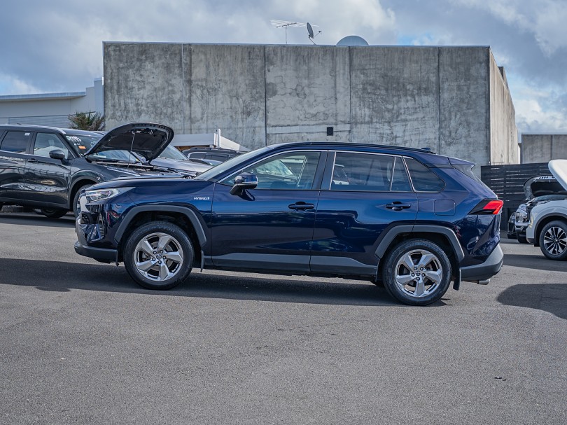 2019 Toyota RAV4 7