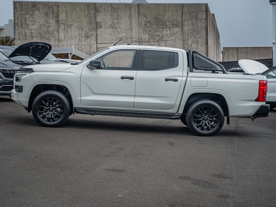 2026 Mitsubishi Triton 5
