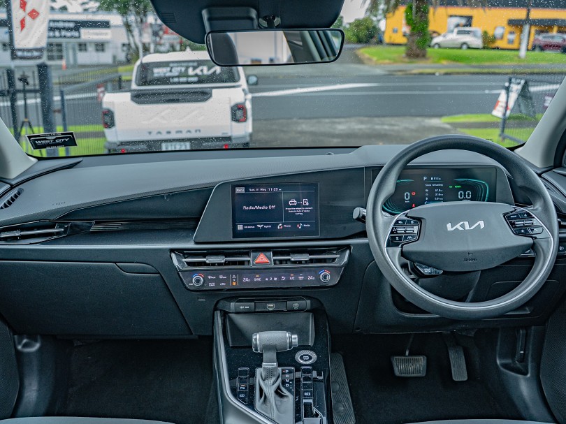 2023 Kia Niro 10