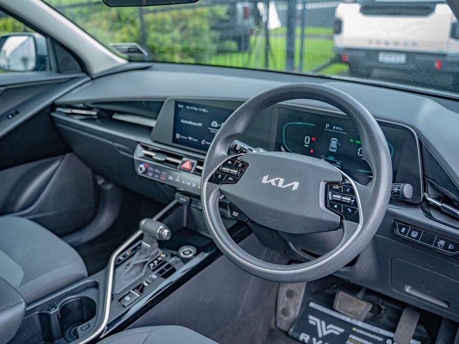 2023 Kia Niro 9