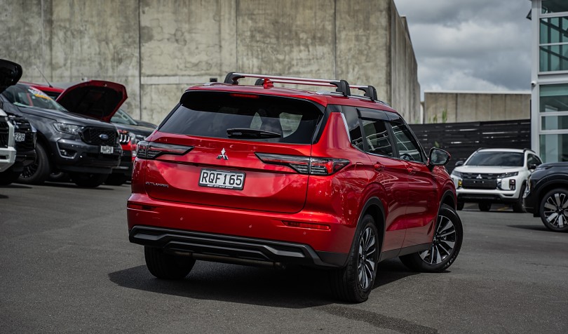 2026 Mitsubishi Outlander 2