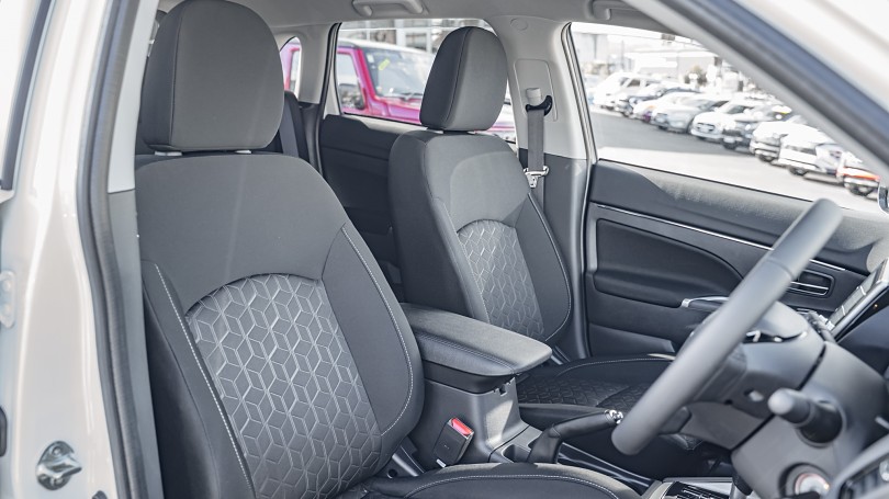 2025 Mitsubishi ASX 8