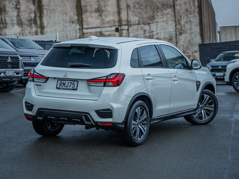 2025 Mitsubishi ASX 2