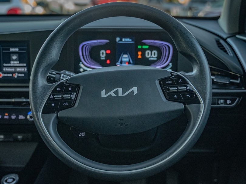 2023 Kia Niro 11