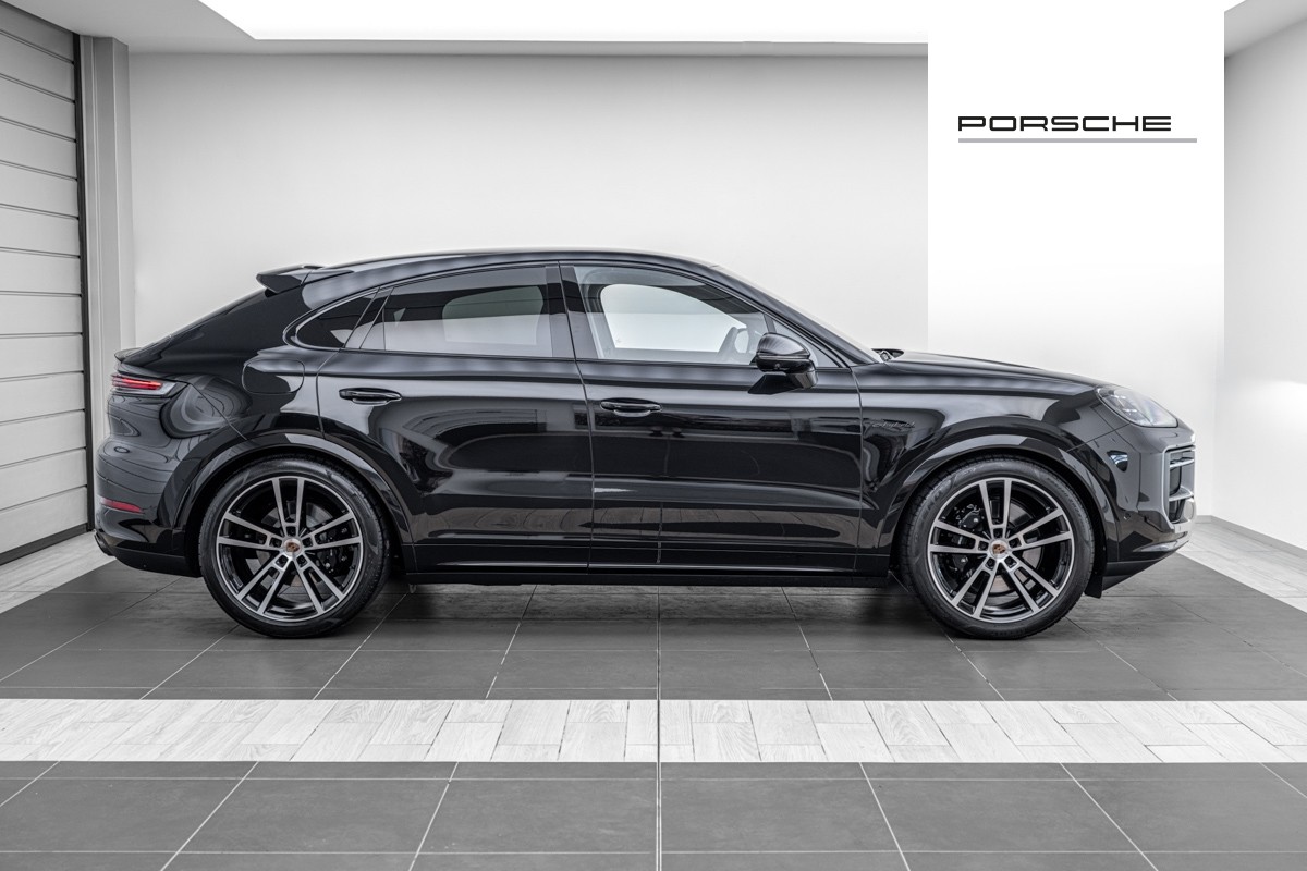 Porsche Cayenne E-HYBRID COUPE BLACK EDITION