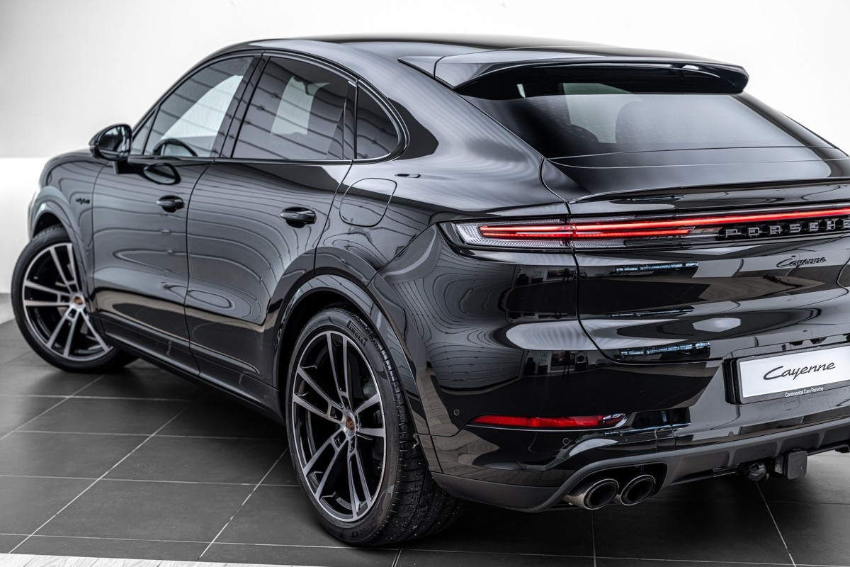 Porsche Cayenne E-HYBRID COUPE BLACK EDITION