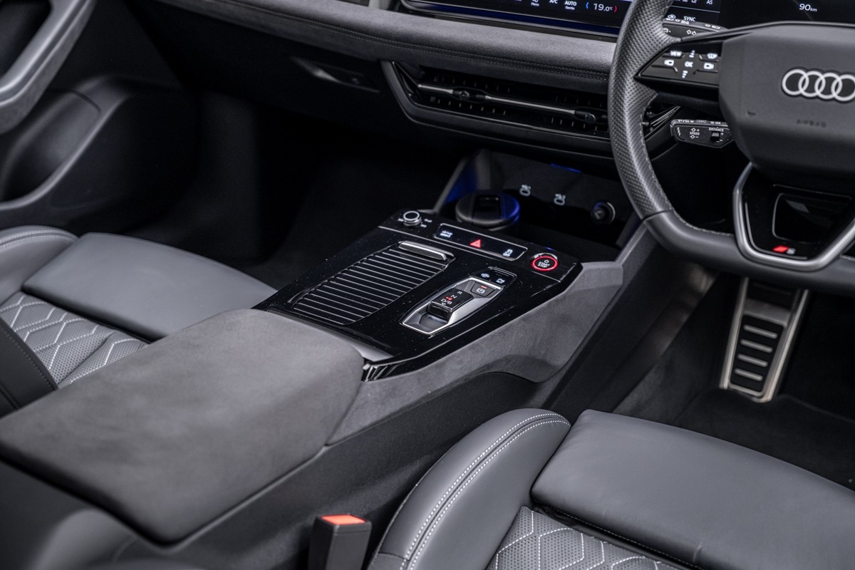 Audi S6 e-tron