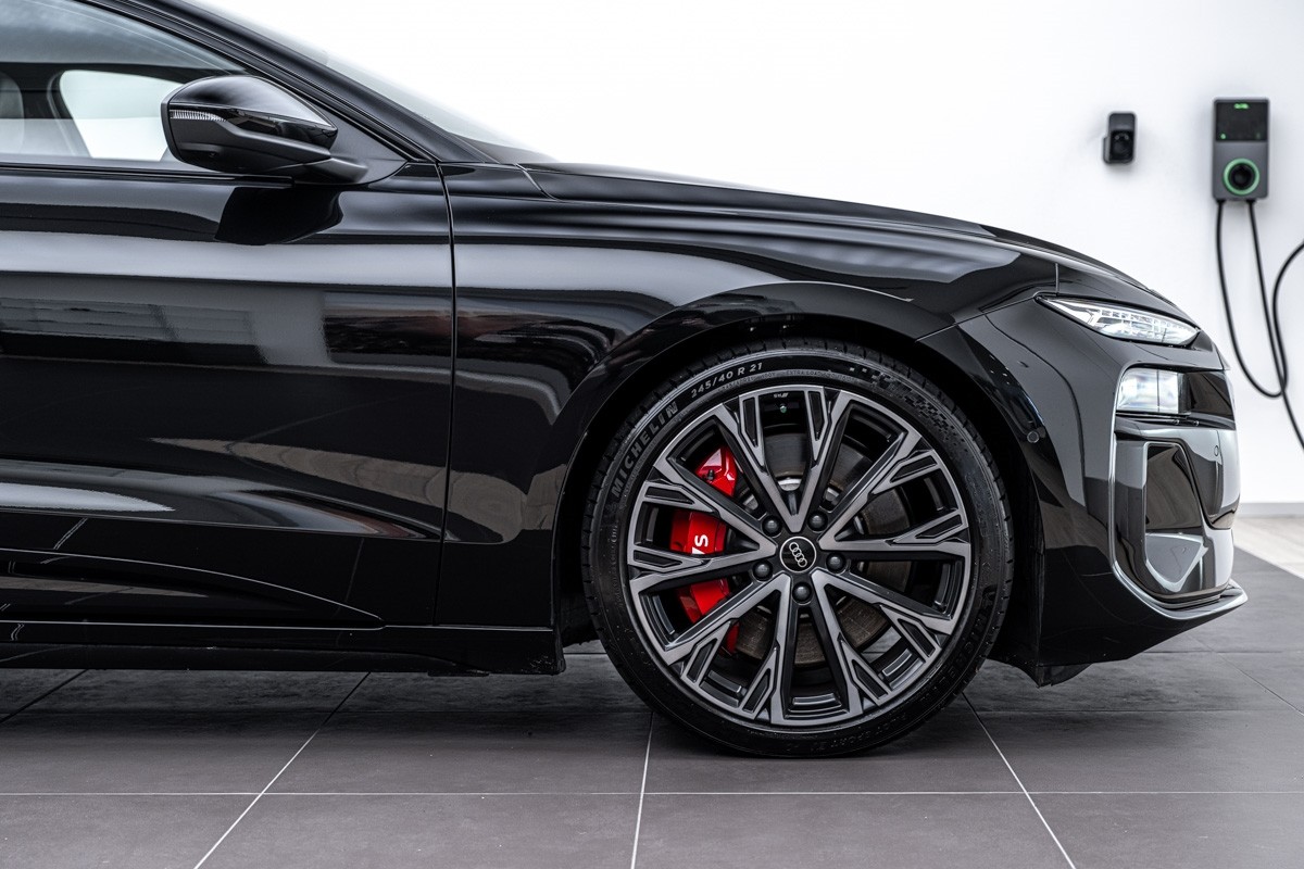 Audi S6 e-tron