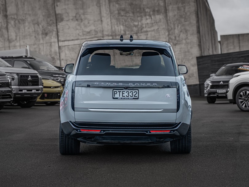 2023 Land Rover Range Rover 4