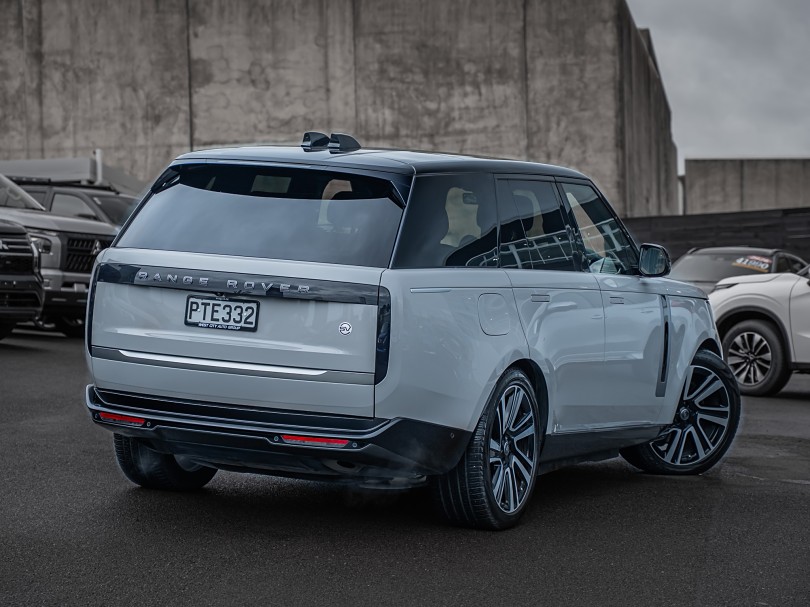2023 Land Rover Range Rover 2