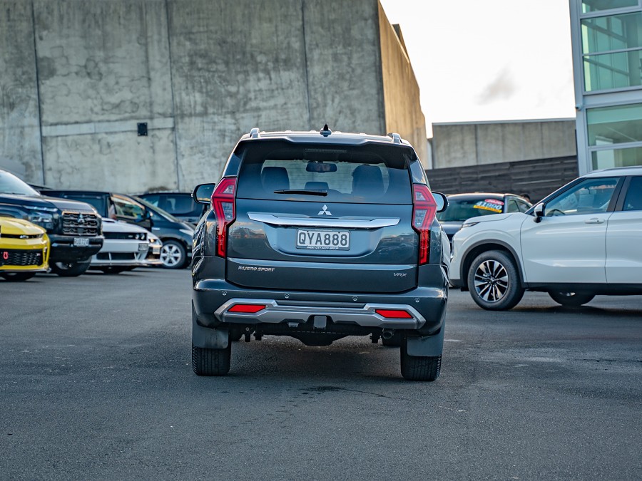 2024 Mitsubishi Pajero Sport 4