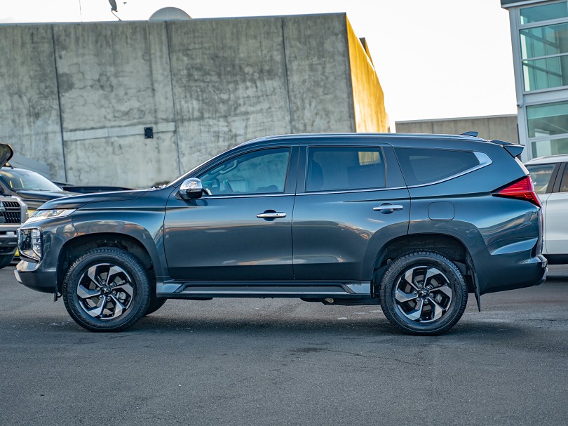 2024 Mitsubishi Pajero Sport 5