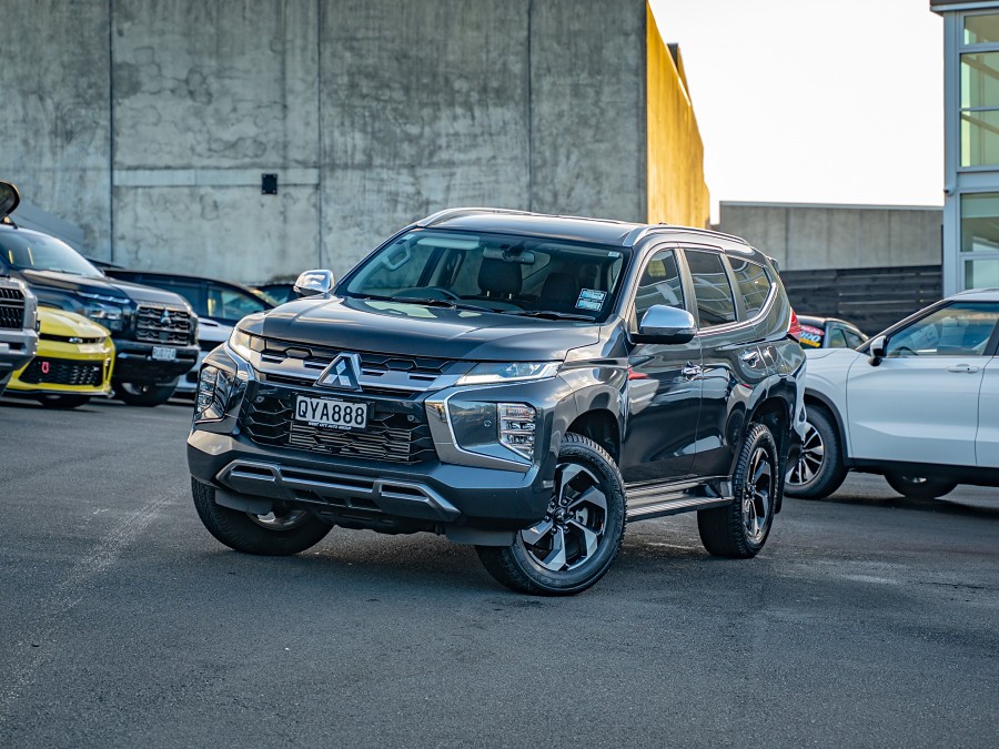 2024 Mitsubishi Pajero Sport 1