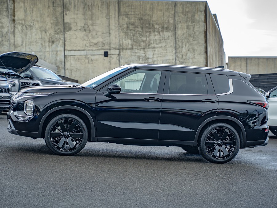2026 Mitsubishi Outlander 5