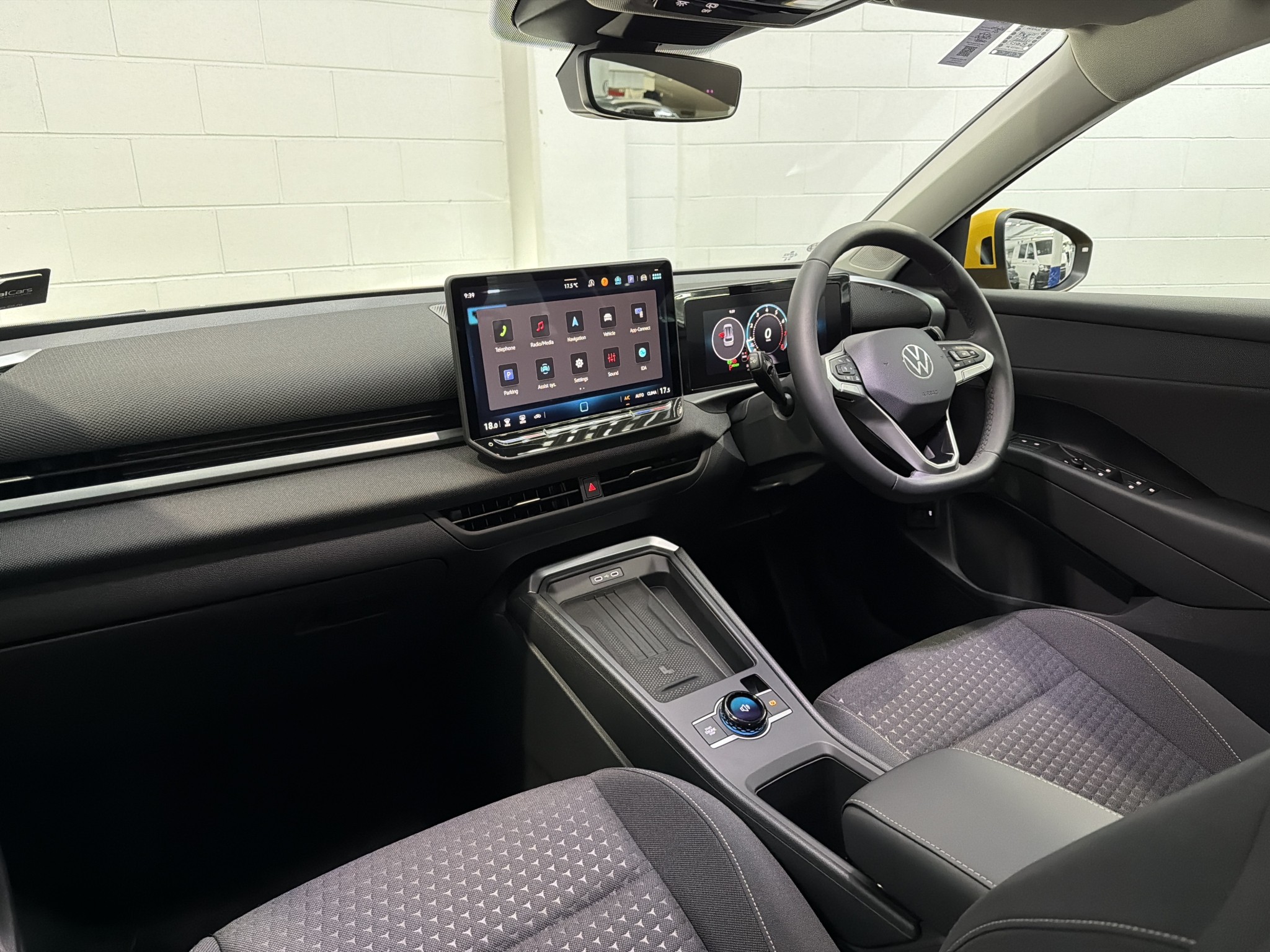 Volkswagen T-Roc Hybrid | Life