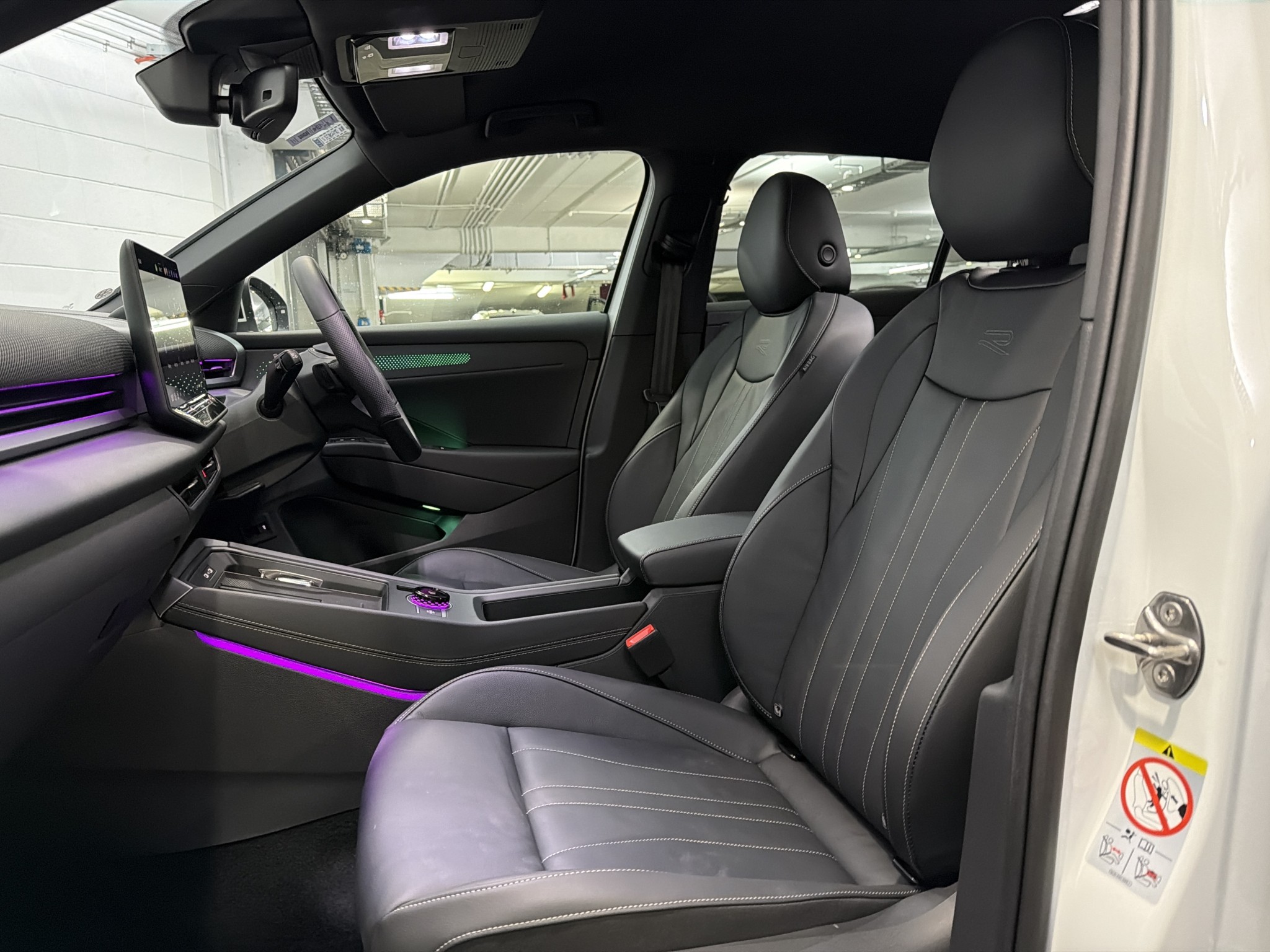 Volkswagen T-Roc HYBRID | R-LINE