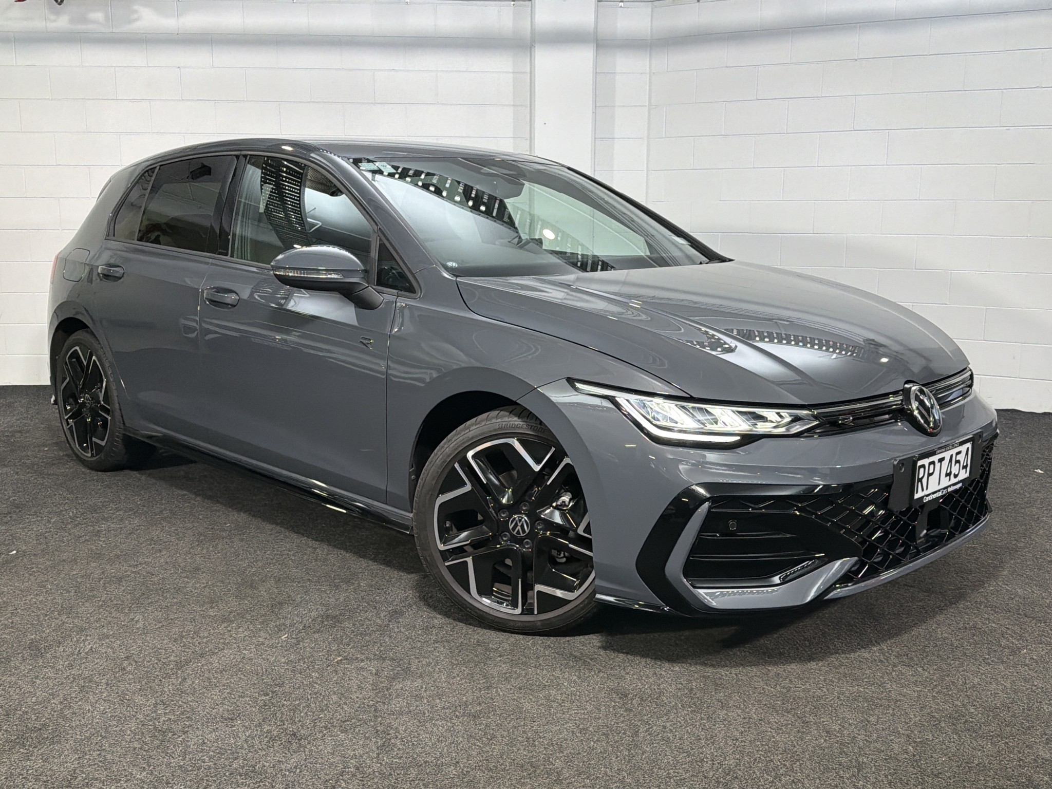 Volkswagen Golf 8.5 R-LINE
