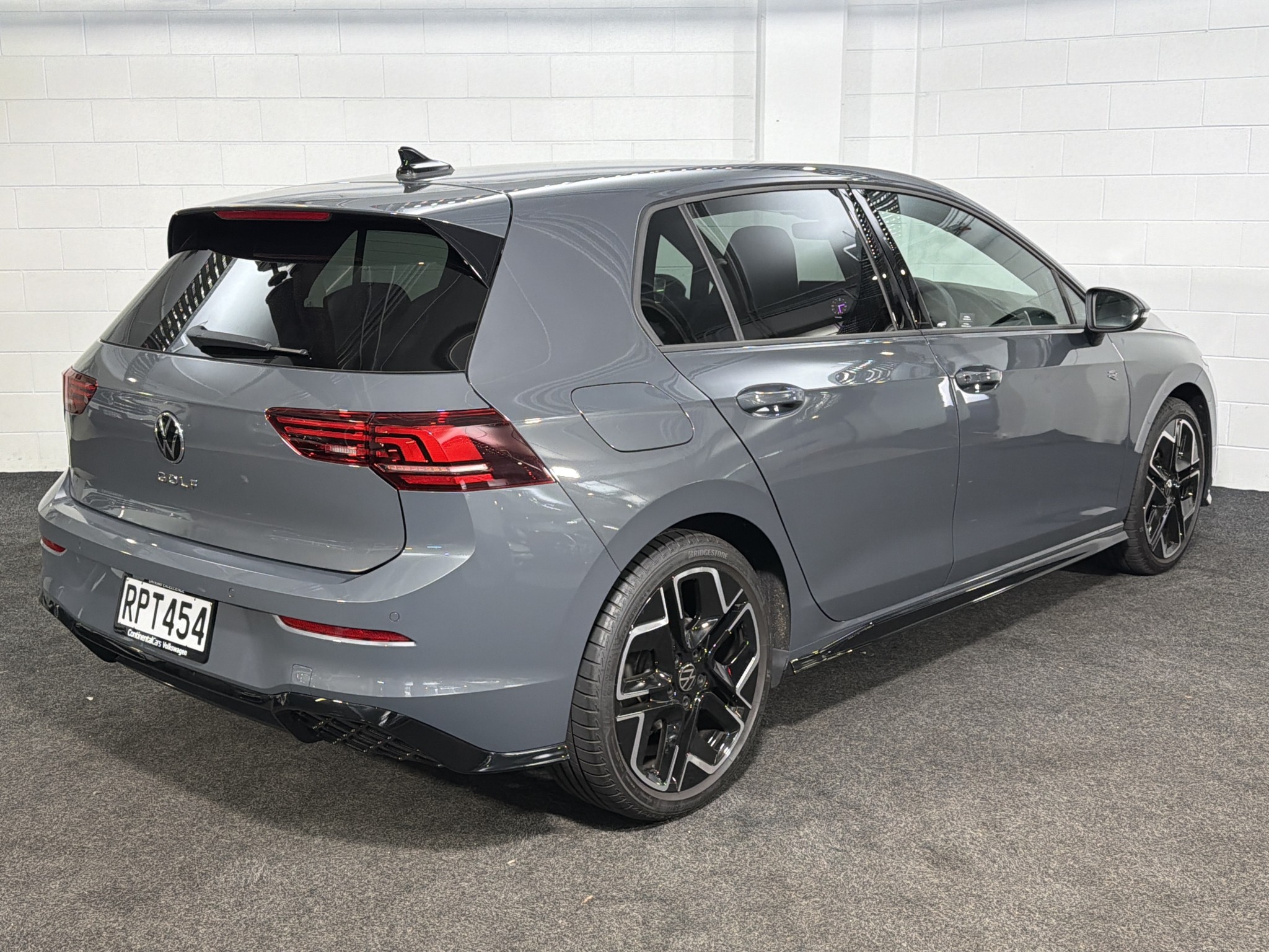 Volkswagen Golf 8.5 R-LINE