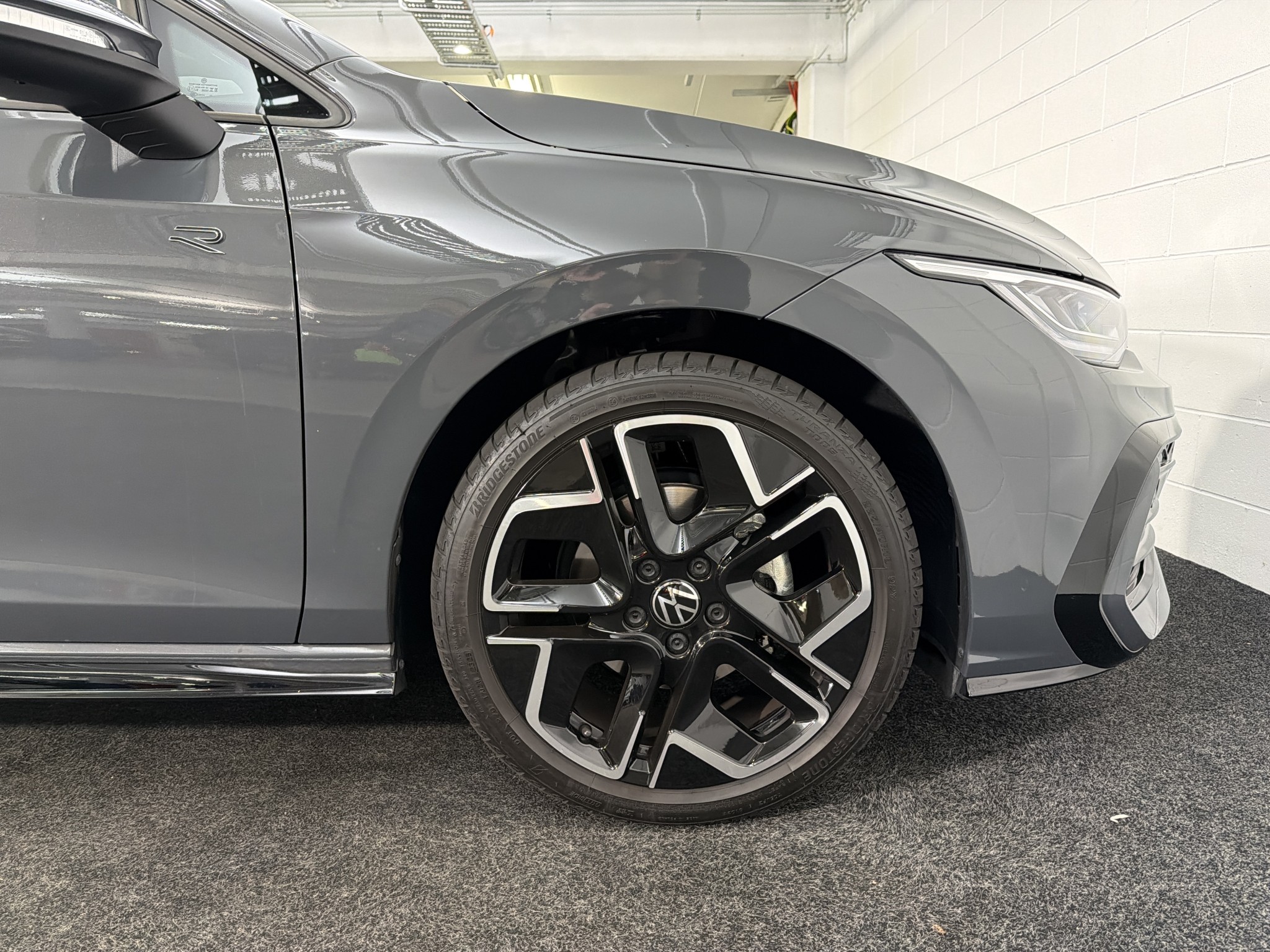 Volkswagen Golf 8.5 R-LINE