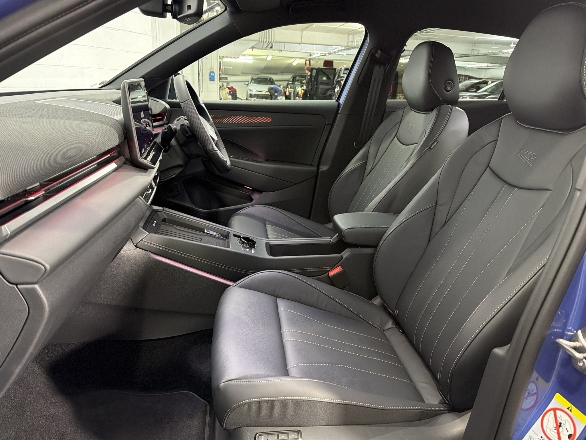 Volkswagen T-Roc HYBRID | R-LINE