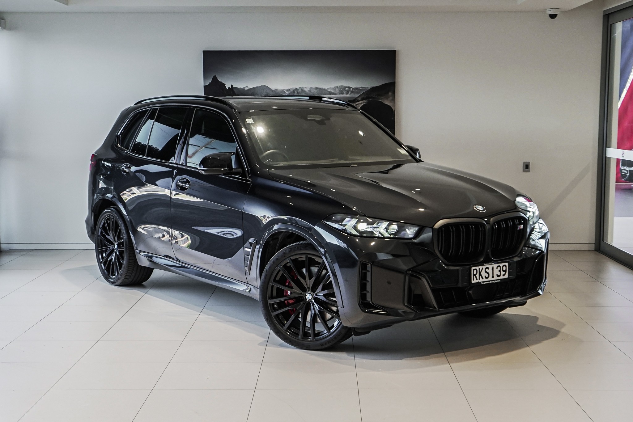 BMW X5 M60i