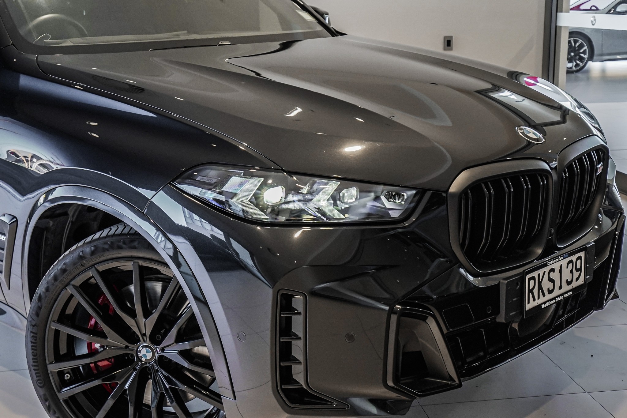 BMW X5 M60i