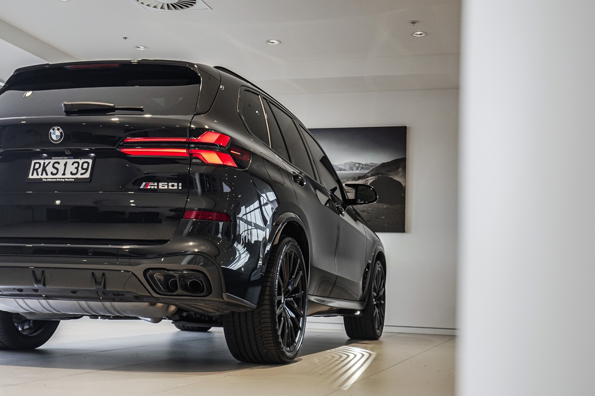 BMW X5 M60i