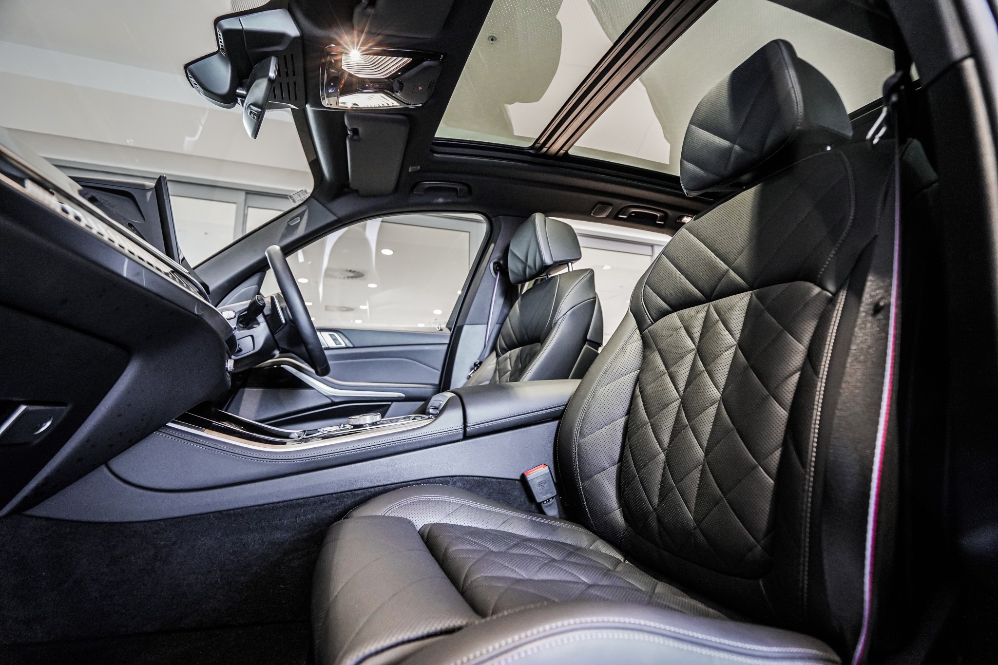 BMW X5 M60i