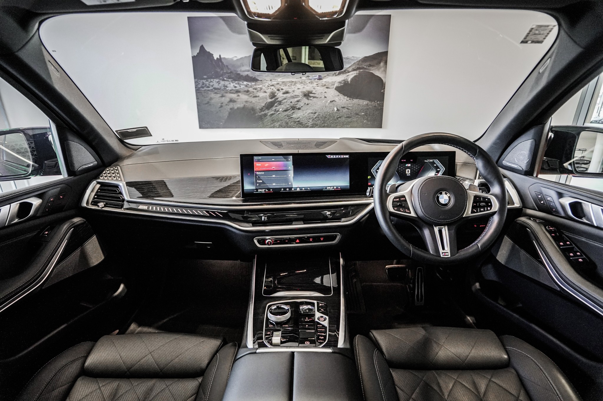 BMW X5 M60i