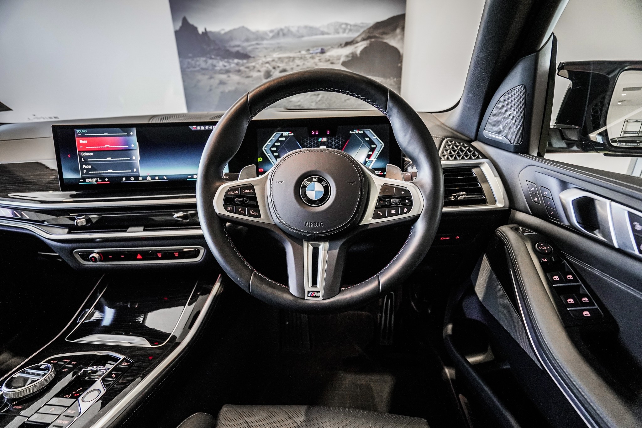 BMW X5 M60i