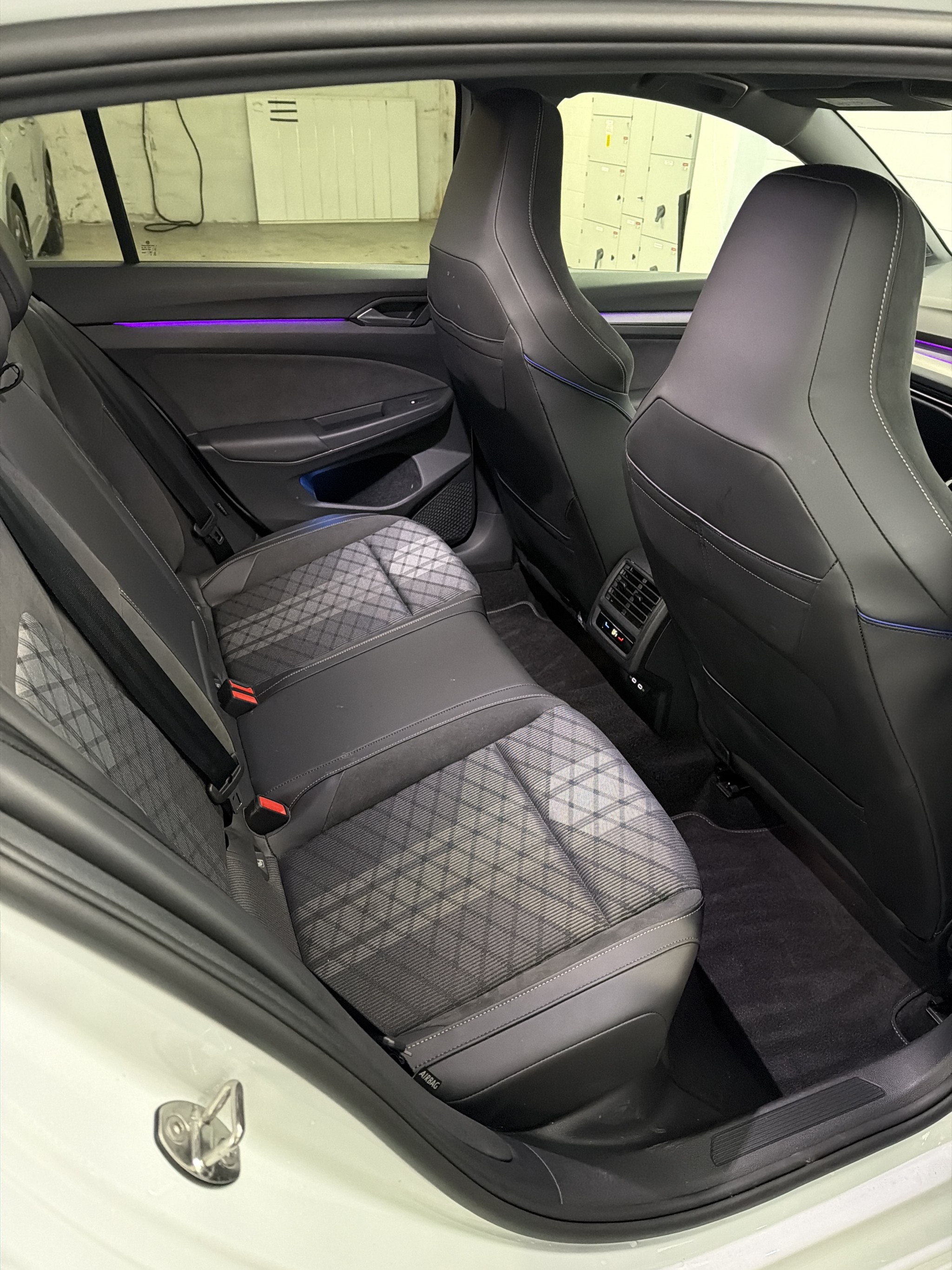 Volkswagen Golf 8.5 R-LINE