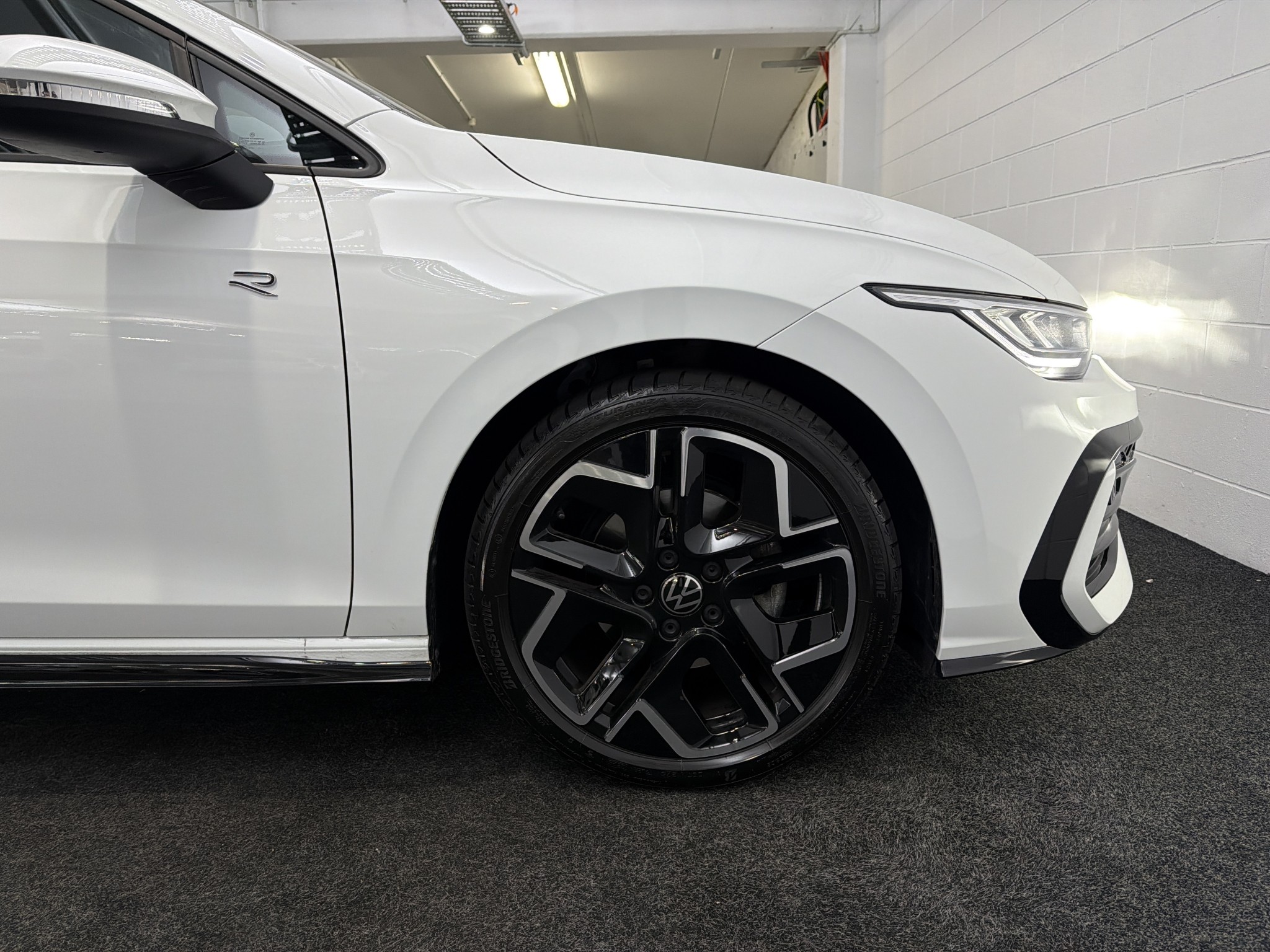 Volkswagen Golf 8.5 R-LINE