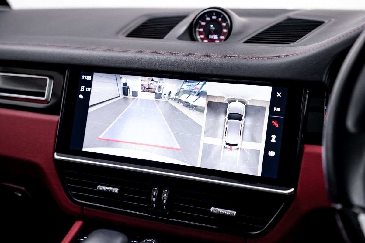 Porsche Cayenne GTS SUV - (E3 I)