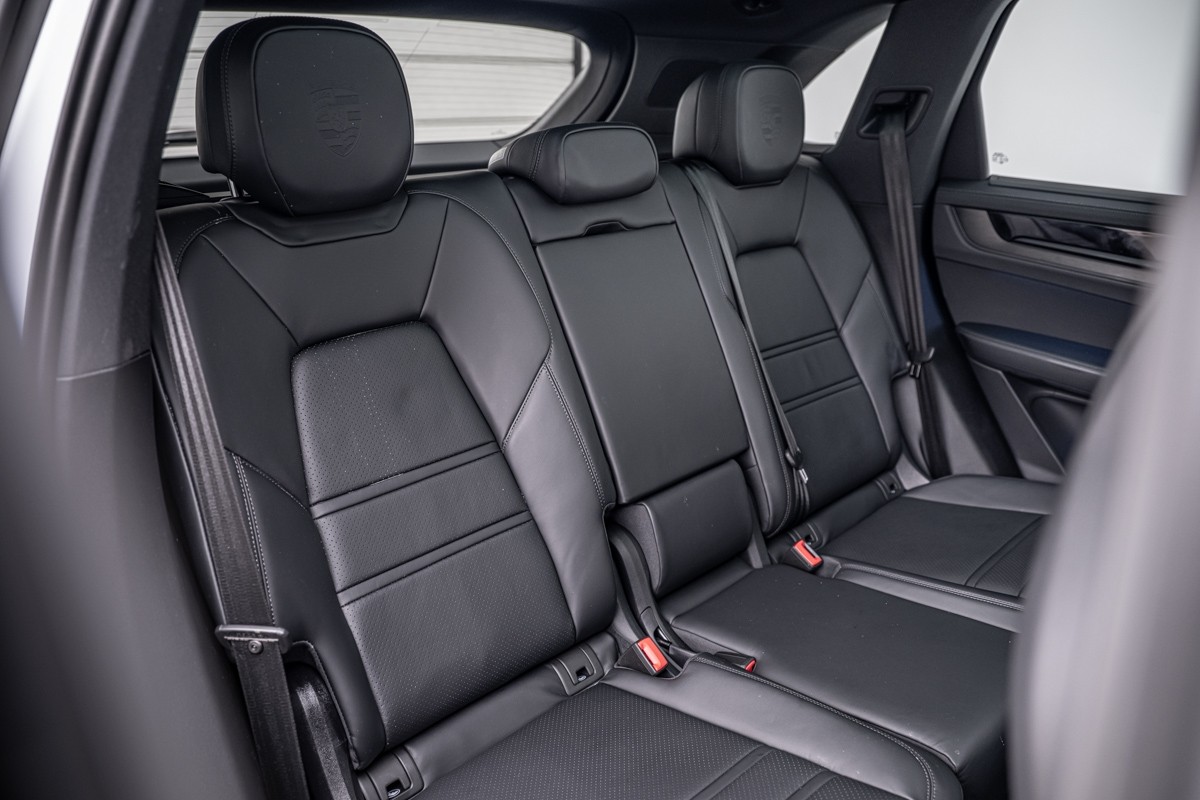 Porsche Cayenne BLACK EDITION