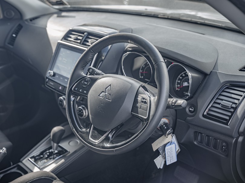 2025 Mitsubishi ASX 9