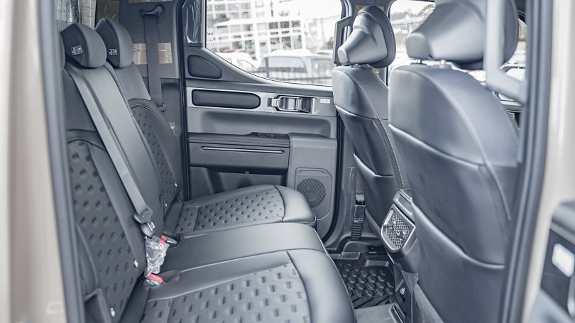 2025 Kia Tasman 18