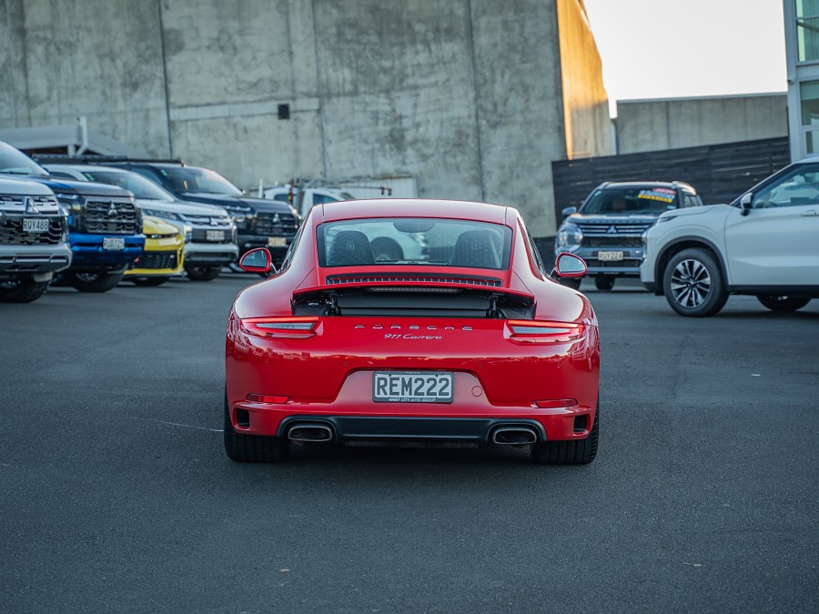 2017 Porsche 911 4