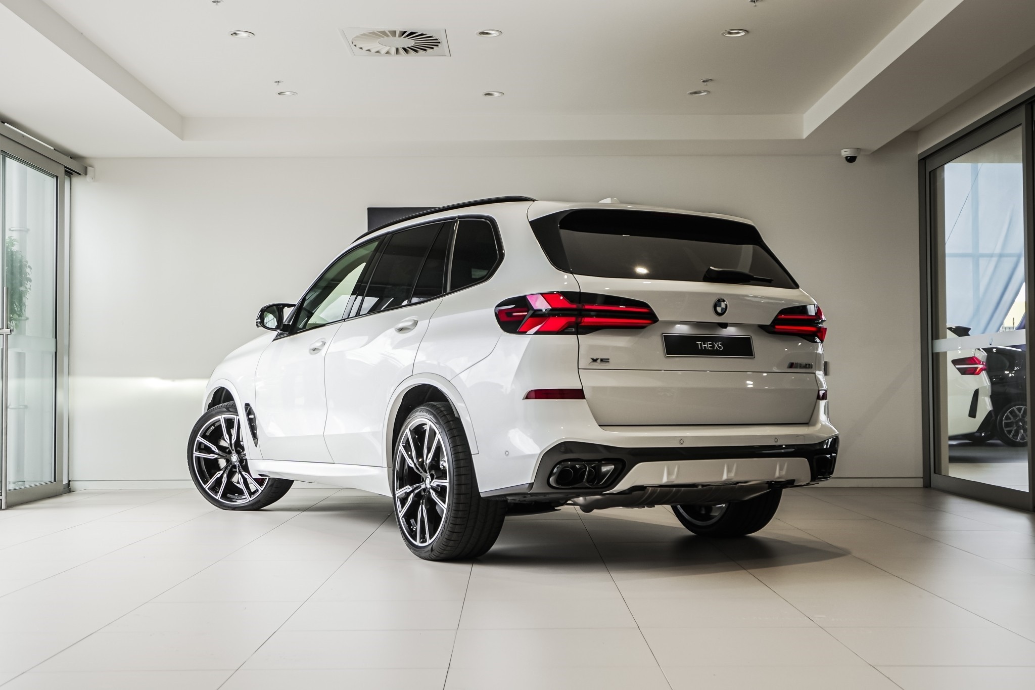 BMW X5 M60i