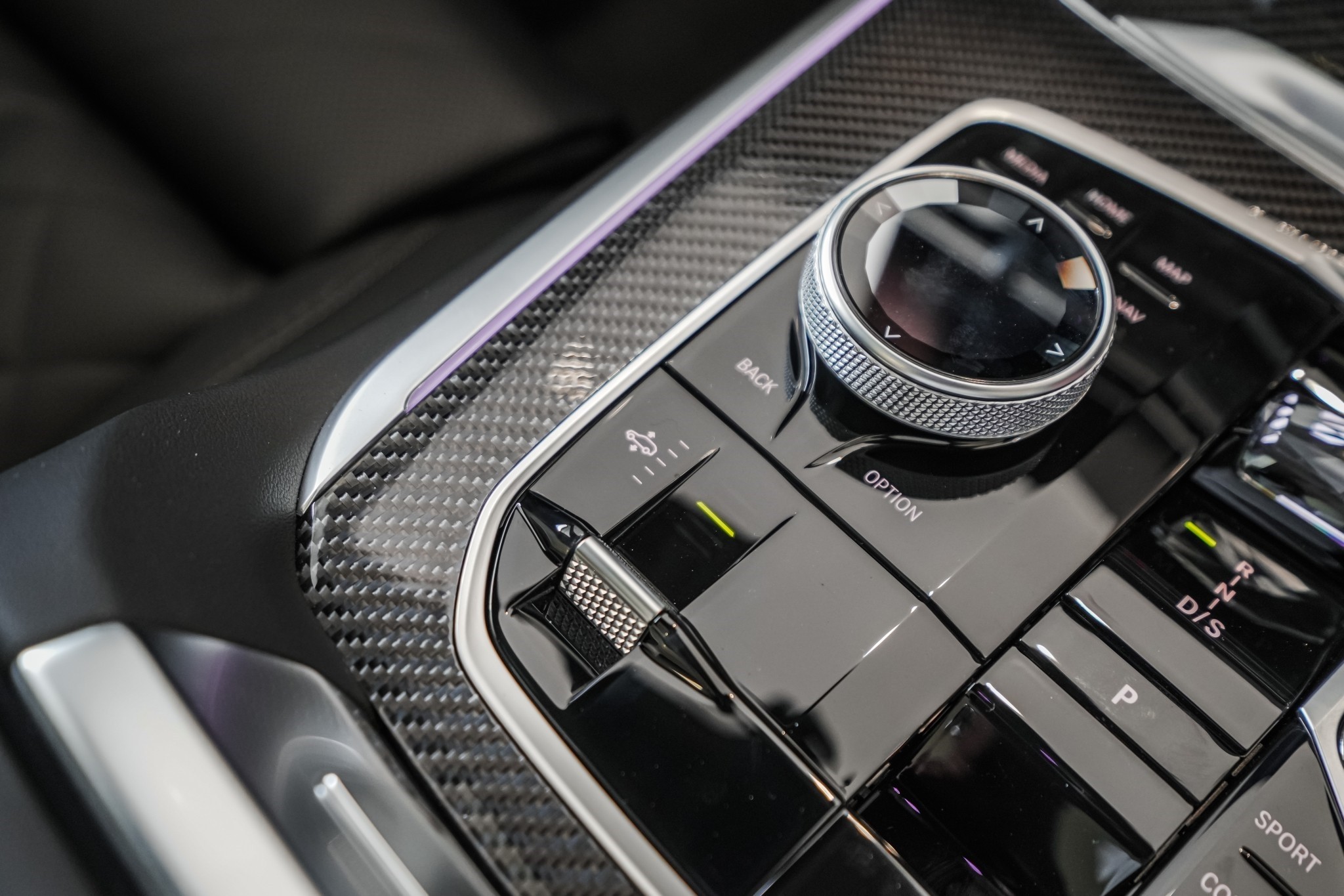 BMW X5 M60i