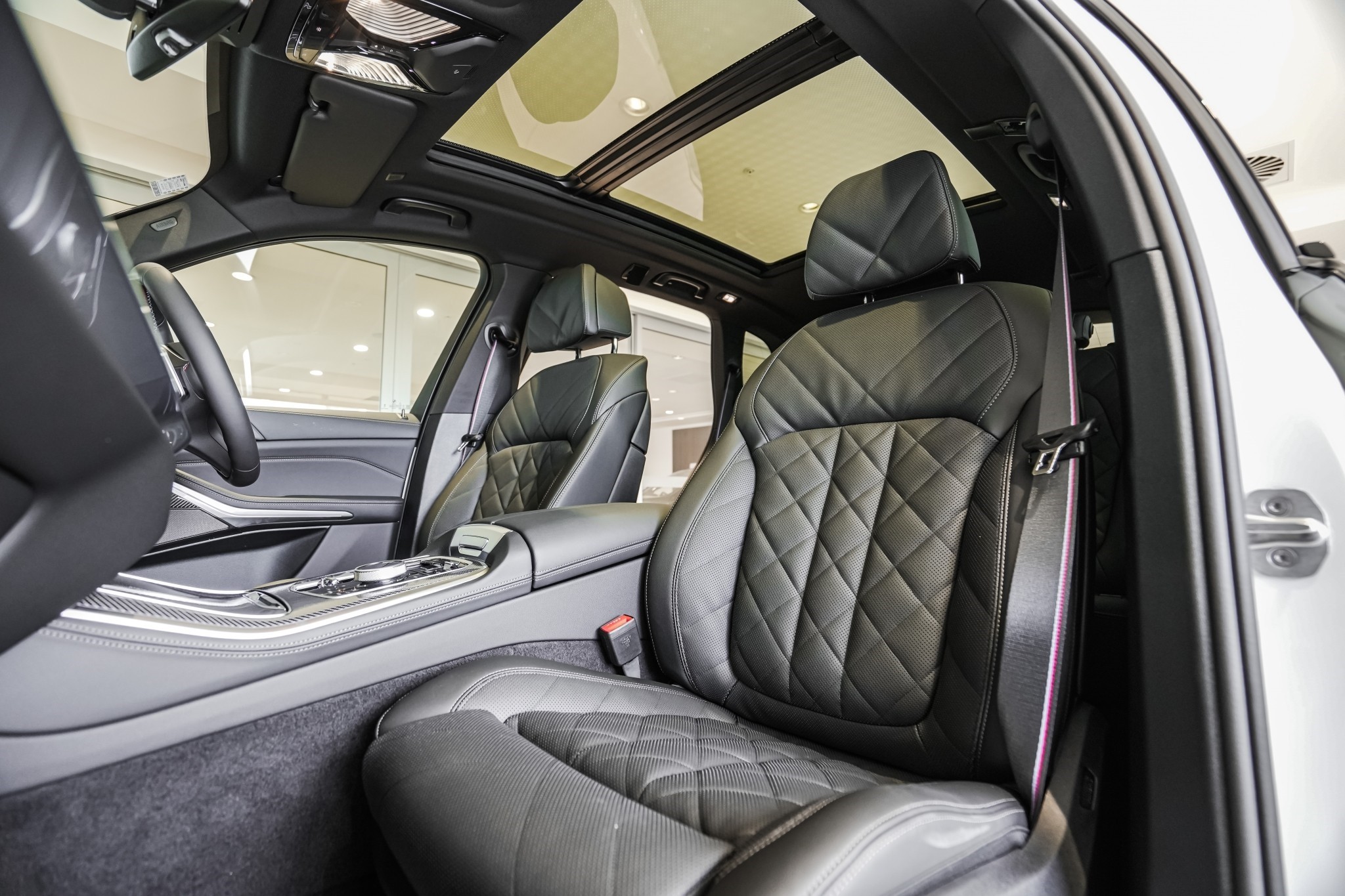 BMW X5 M60i