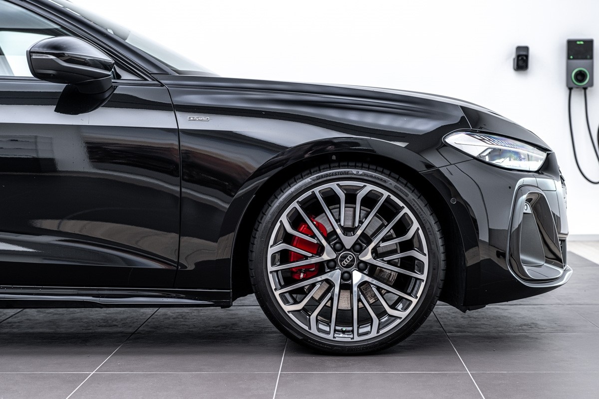 Audi A5 e-Hybrid Avant S line