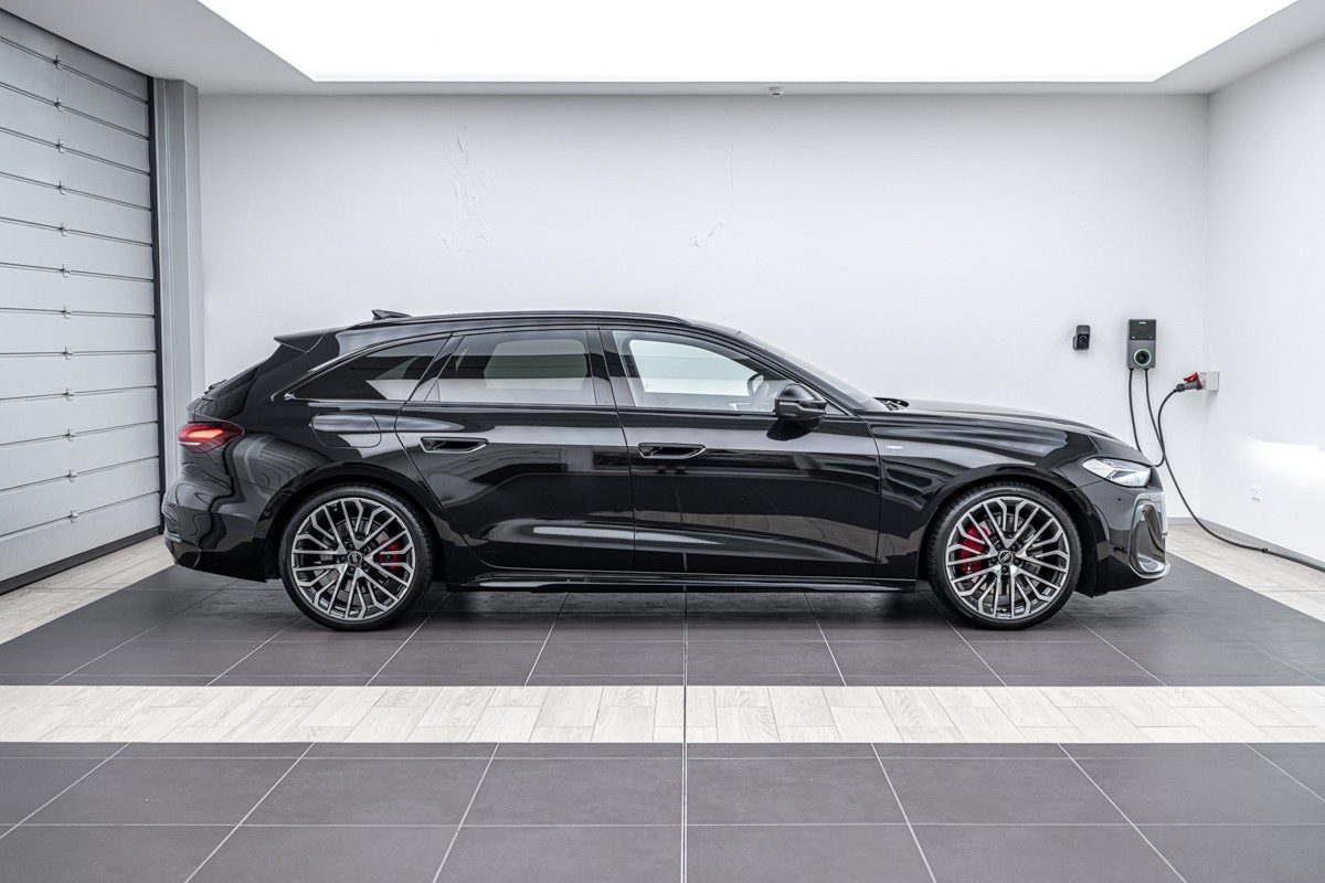 Audi A5 e-Hybrid Avant S line