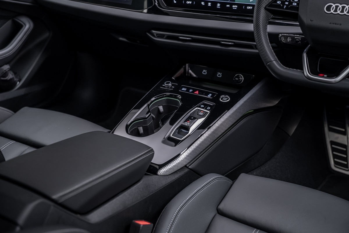 Audi A5 e-Hybrid Avant S line