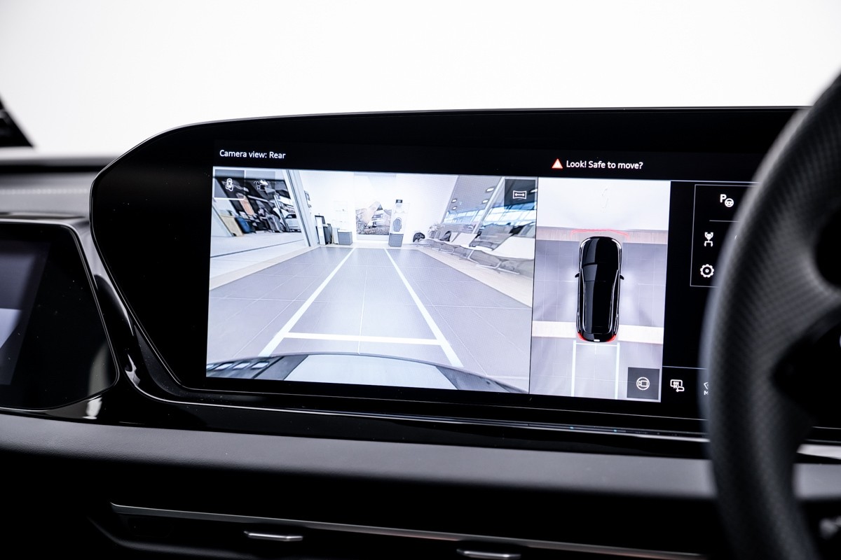 Audi A5 e-Hybrid Avant S line