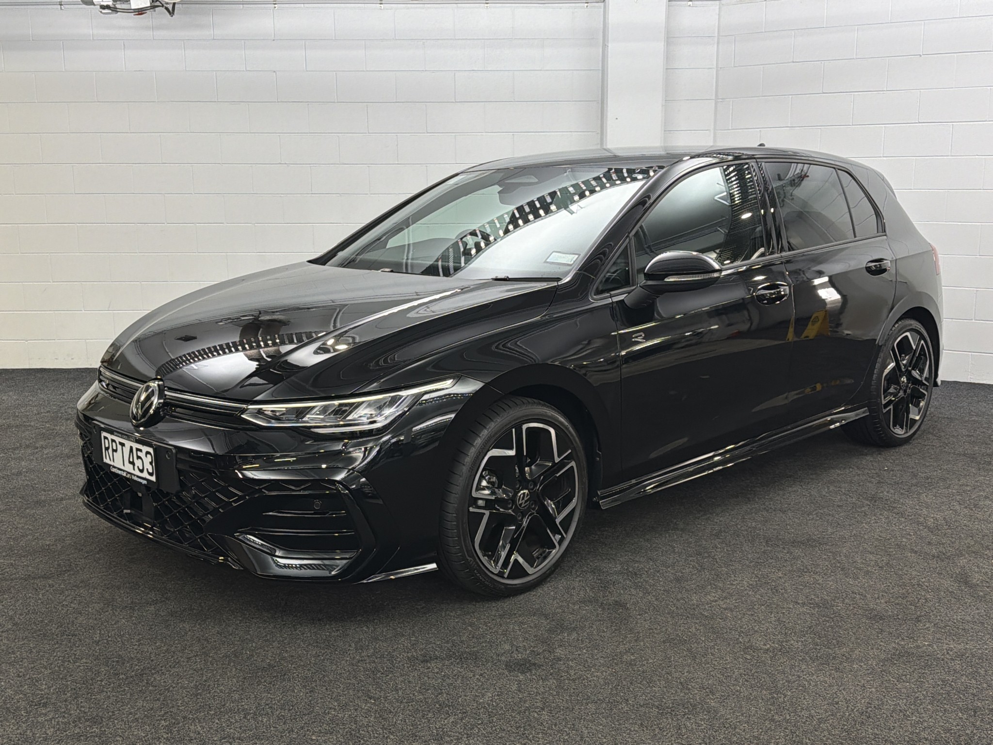 Volkswagen Golf 8.5 R-LINE
