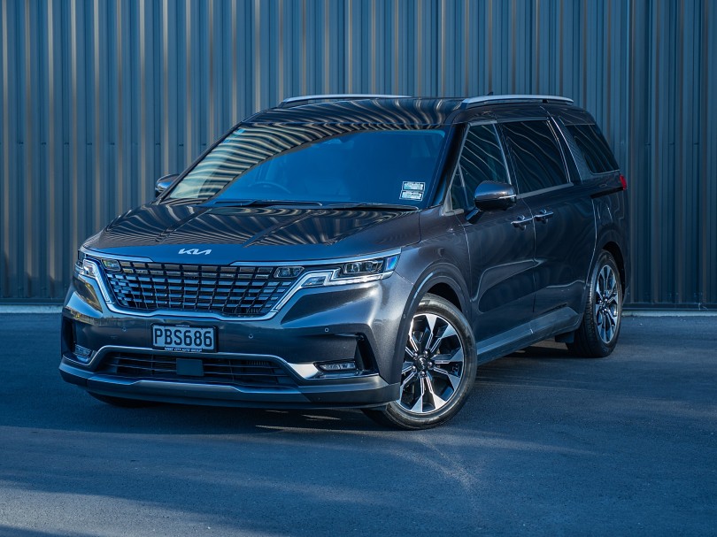 2022 Kia Carnival 1
